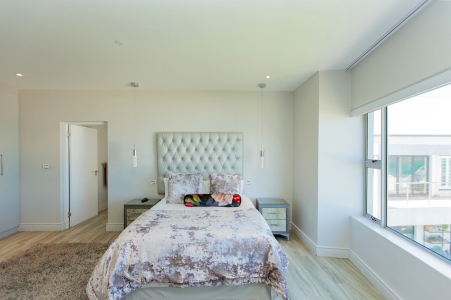 6 Bedroom Property for Sale in Myburgh Park Western Cape